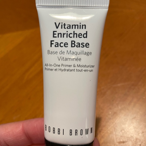 Bobbi Brown Vitamin Enriched Face Base - Picture 3 of 7